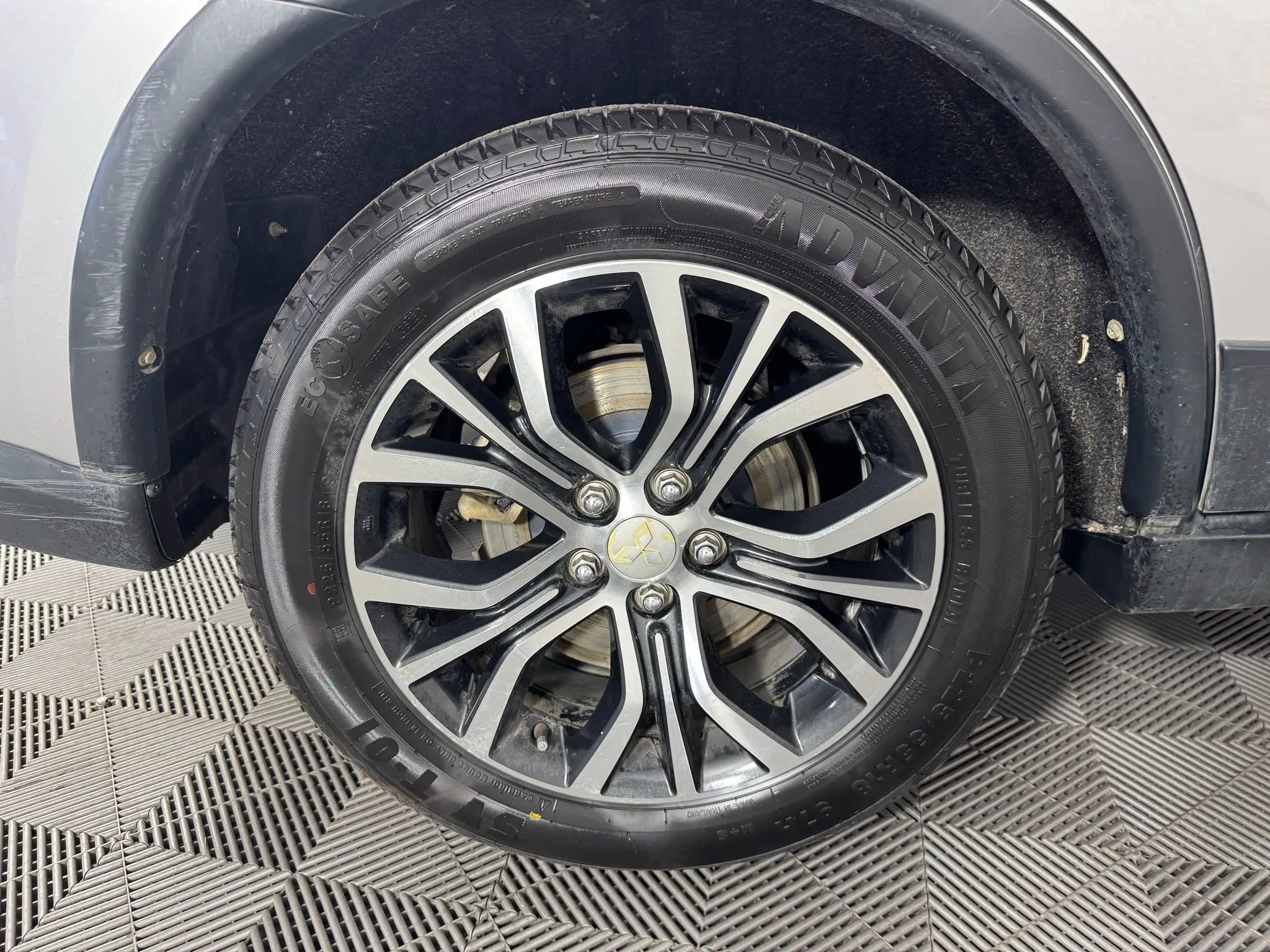 Used 2018 Mitsubishi Outlander ES image 40