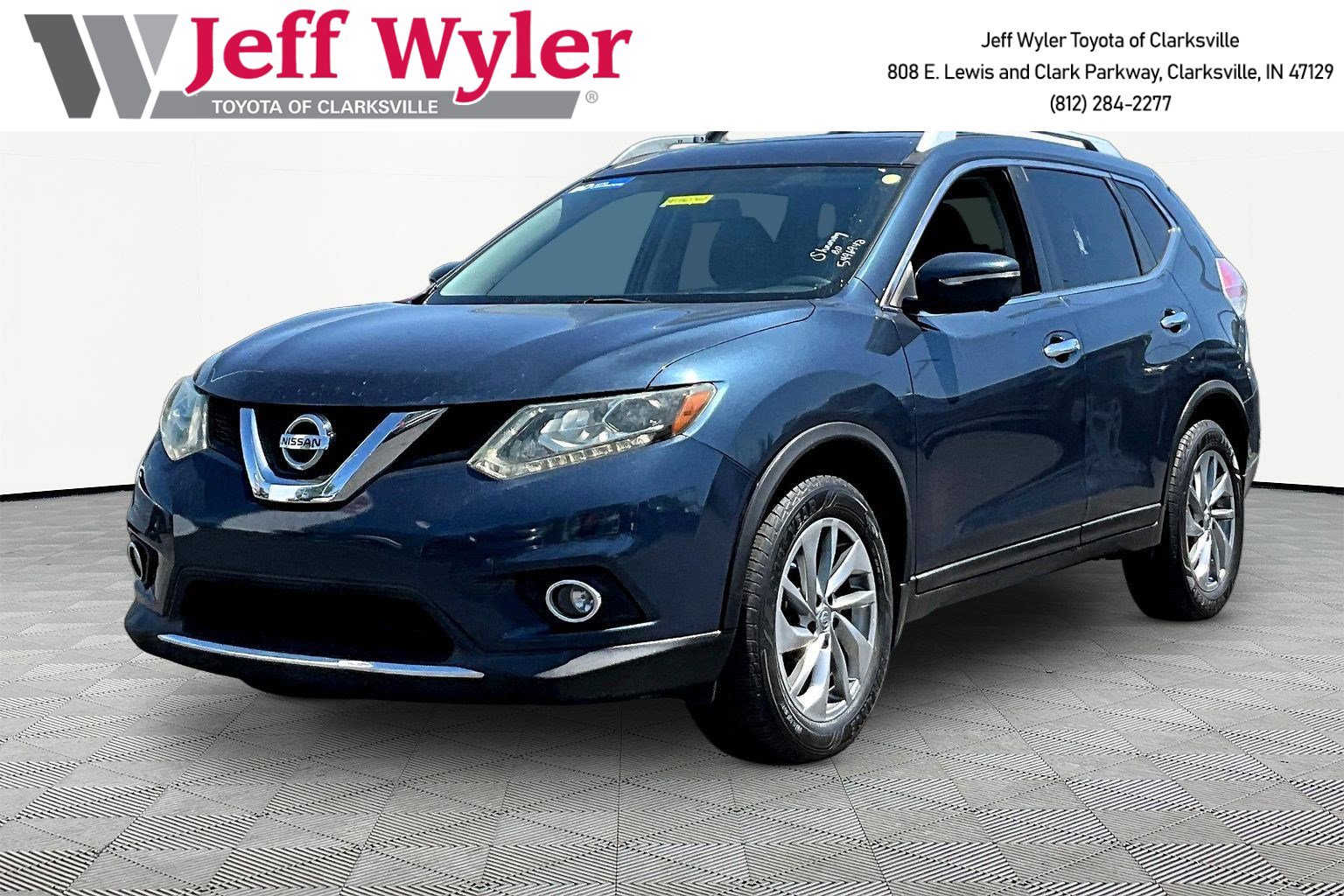 Used 2015 Nissan Rogue SL w/ SL Premium Package FWD image 1