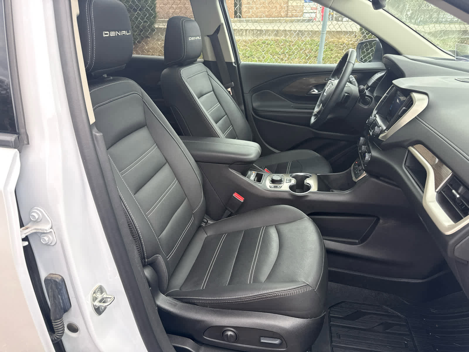 Used 2023 GMC Terrain Denali w/ Denali Premium Package image 30