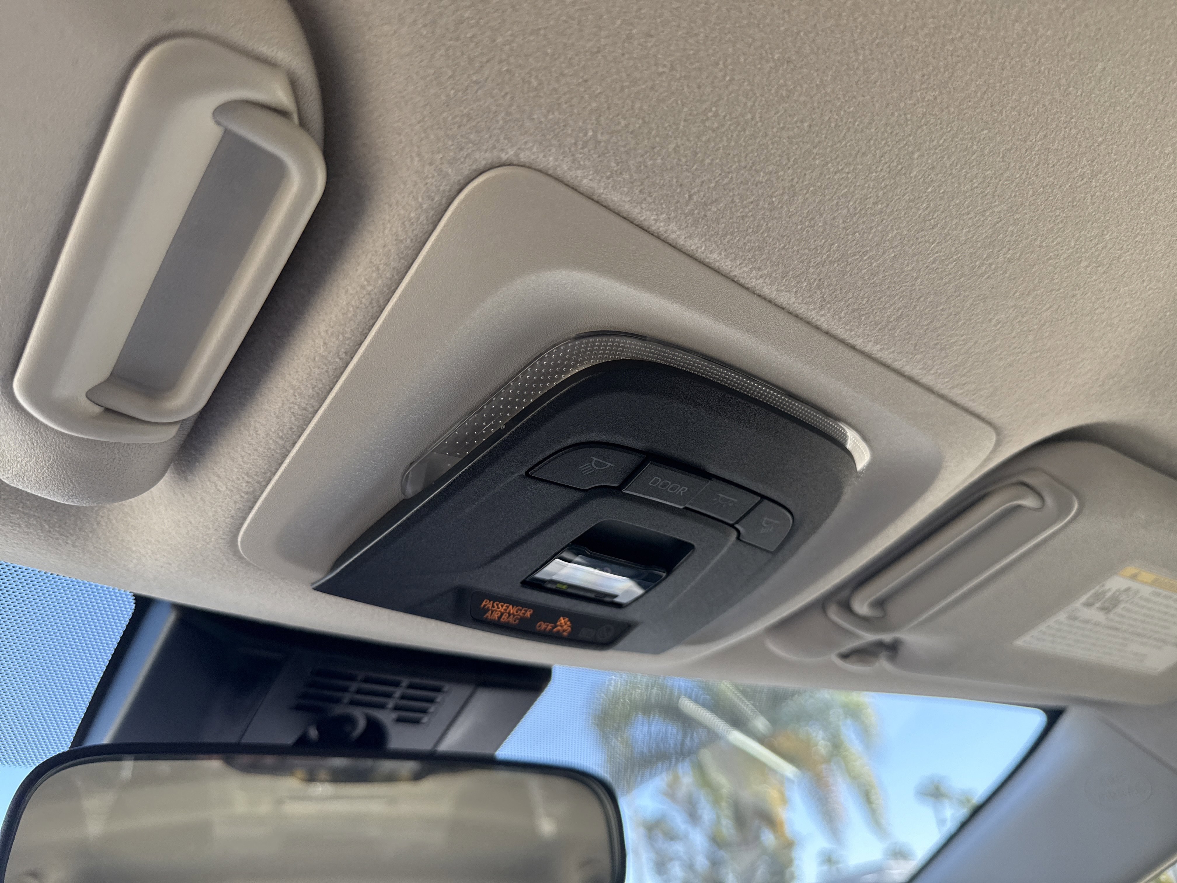 Used 2025 Toyota Corolla LE image 27