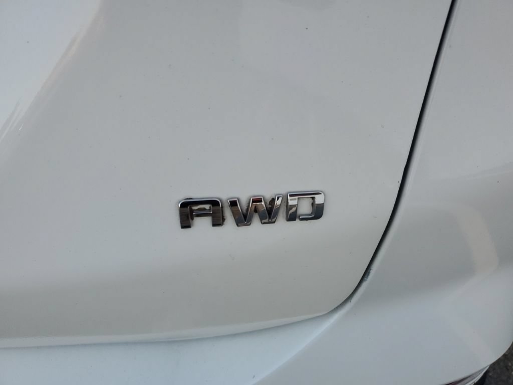 Used 2021 Chevrolet Equinox LS w/ LS Convenience Package AWD/4WD image 5