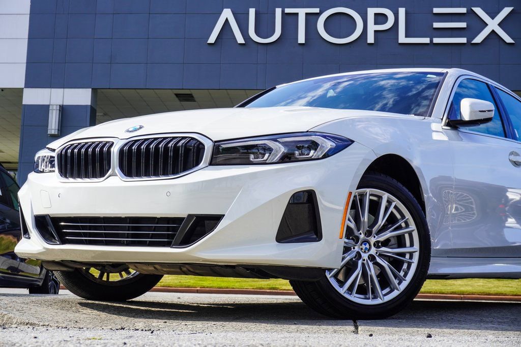 Used 2024 BMW 330i xDrive Sedan AWD/4WD image 2