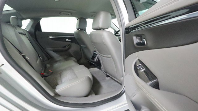 Used 2019 Chevrolet Impala LT FWD image 11