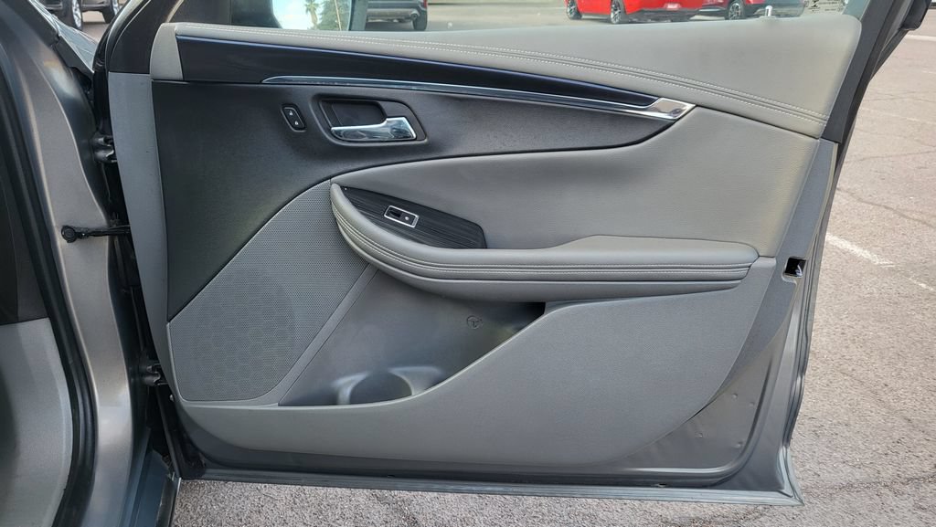 Used 2018 Chevrolet Impala LT w/ LT Leather Package FWD image 17