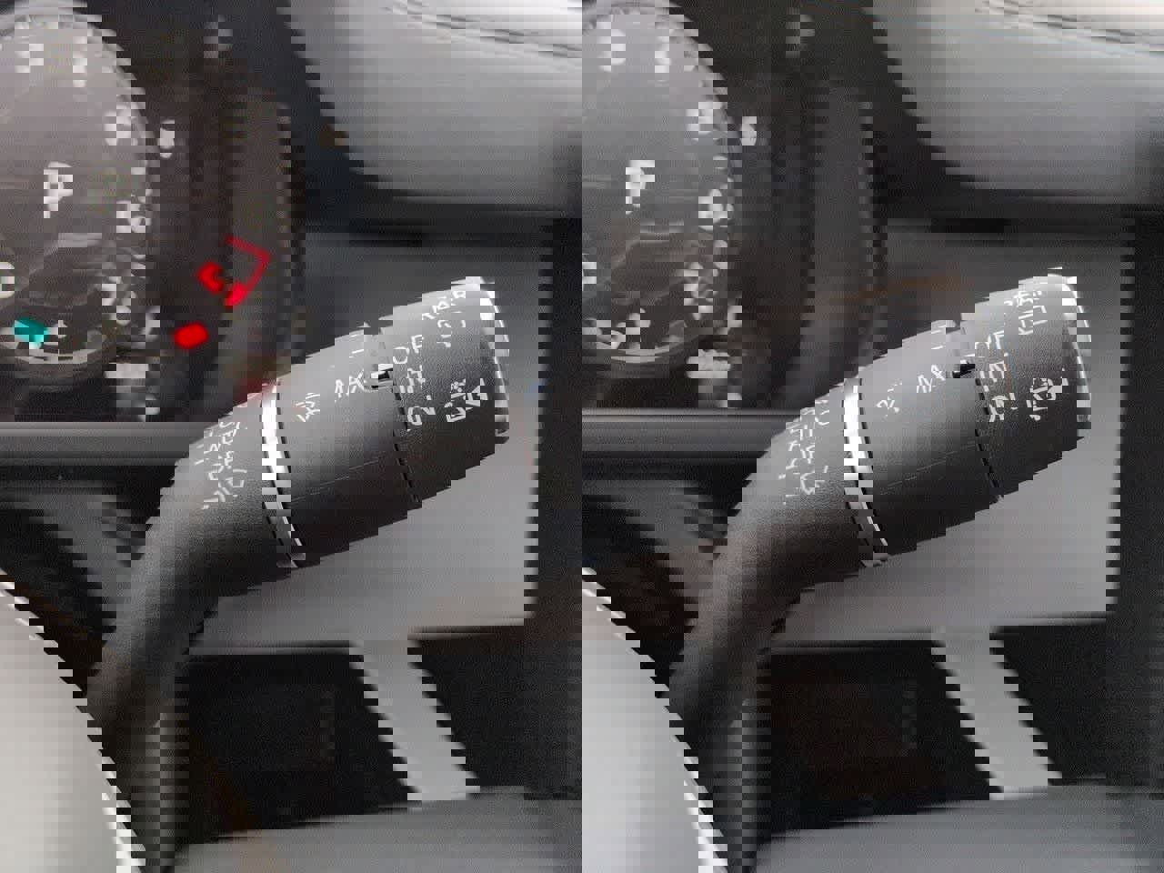 Certified 2025 Land Rover Defender 110 X-Dynamic SE image 27