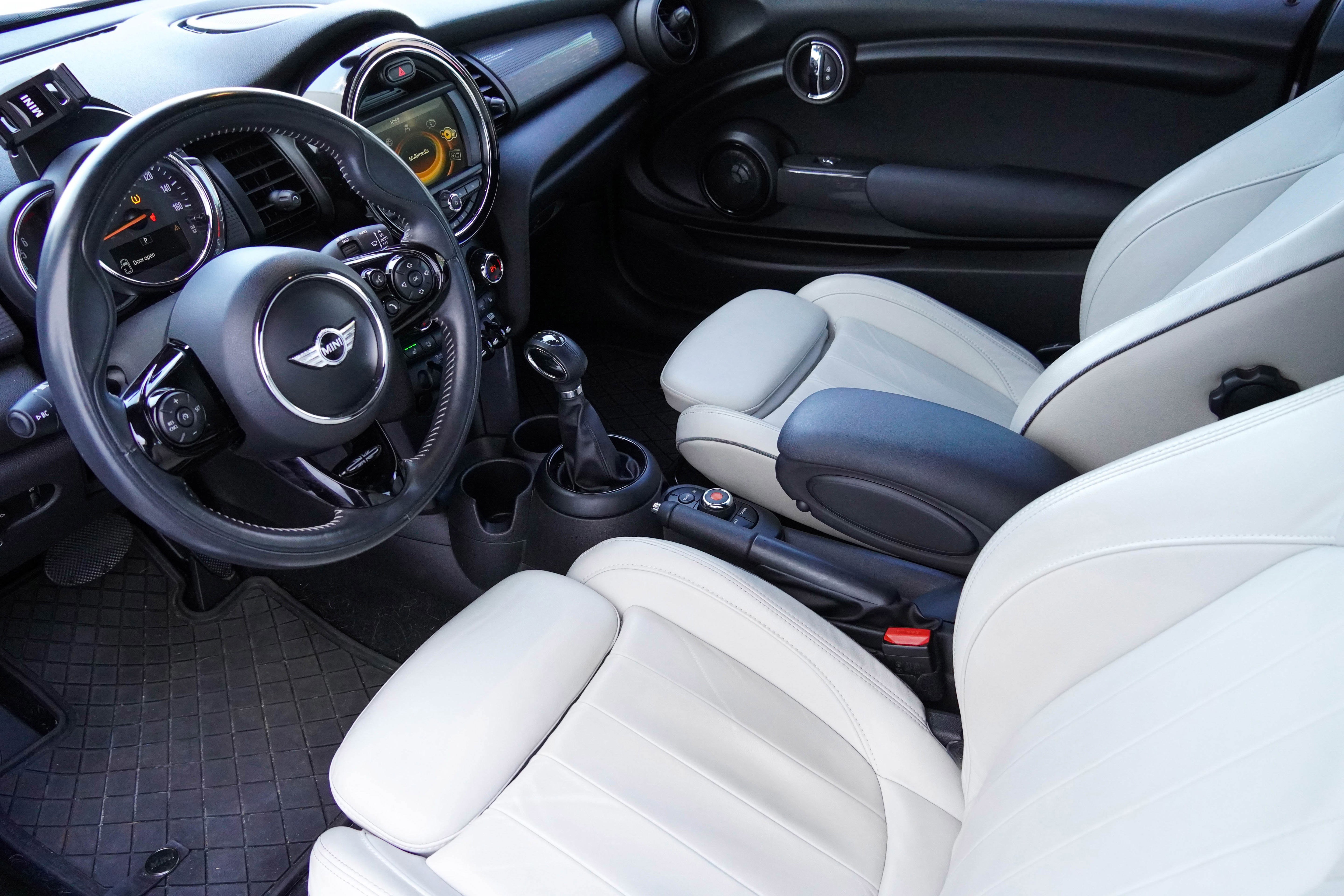 Used 2018 MINI Cooper Convertible image 9