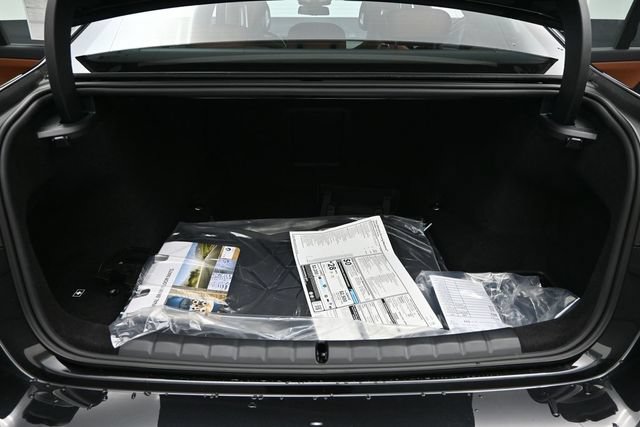 New 2026 BMW 740i w/ Executive Package RWD image 25