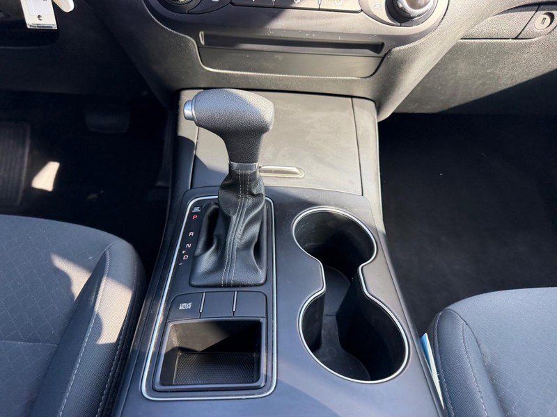 Used 2019 Kia Sorento LX FWD image 16