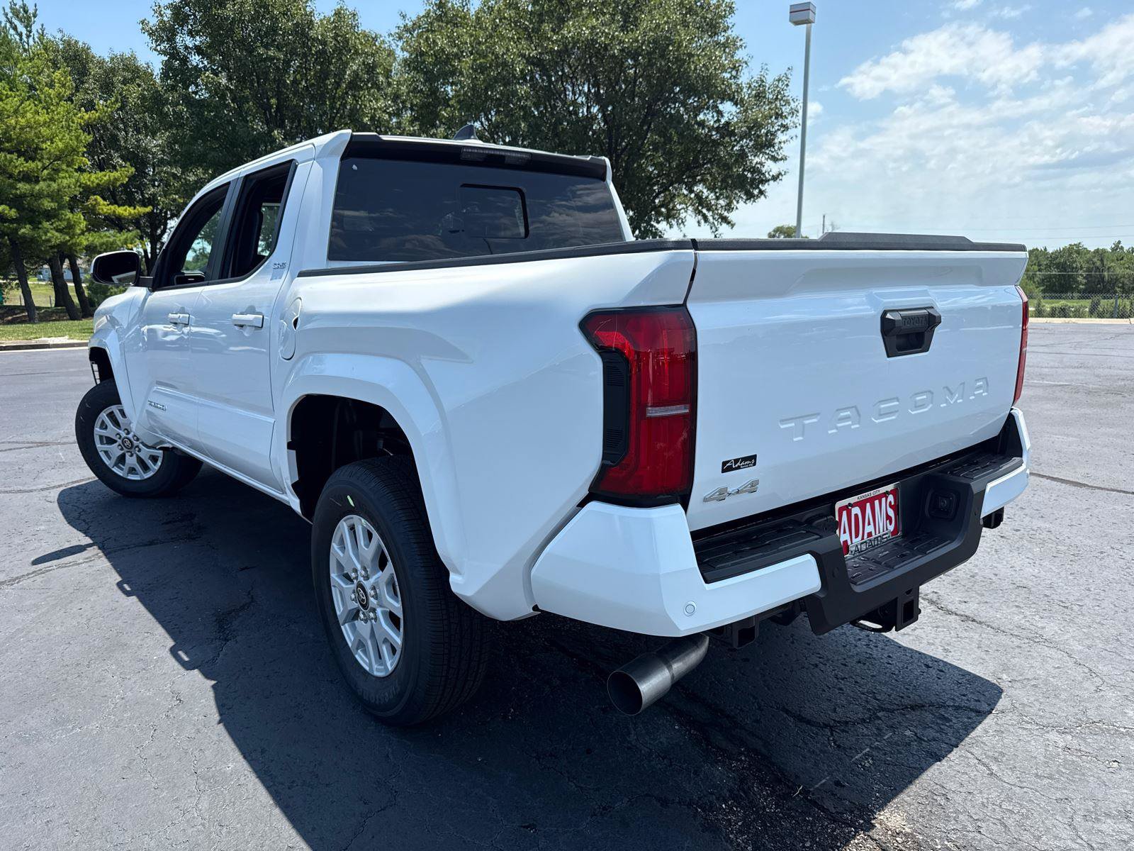 Used 2026 Toyota Tacoma SR5 AWD/4WD image 6