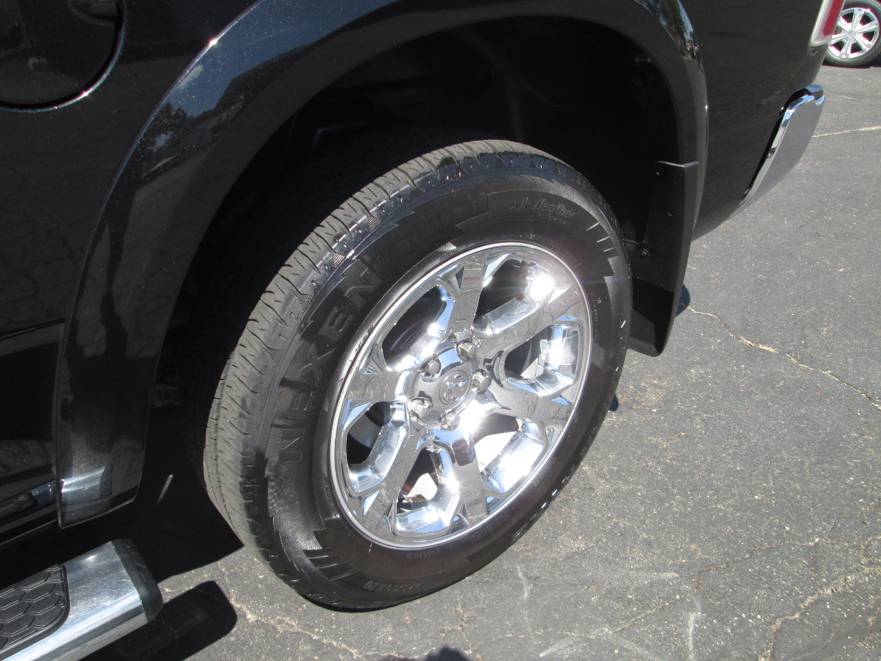 Used 2018 RAM 1500 Laramie w/ Convenience Group image 12