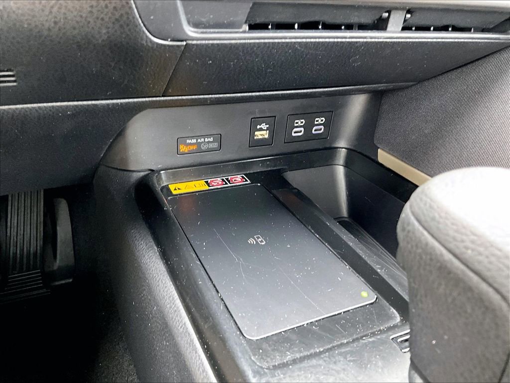 Used 2025 Toyota Camry LE FWD image 27