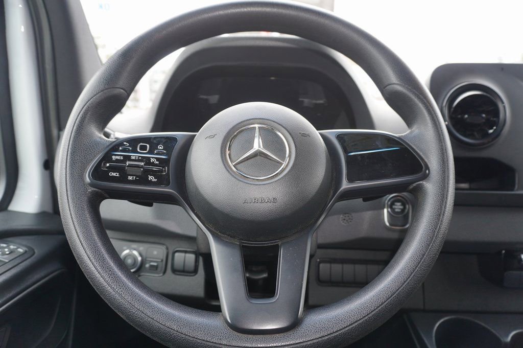 Used 2020 Mercedes-Benz Sprinter 1500 image 19