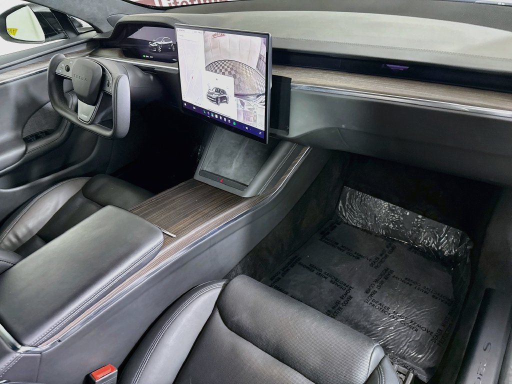 Used 2022 Tesla Model S AWD/4WD image 32