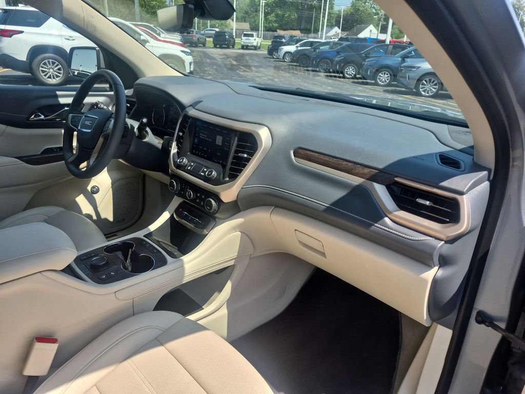 Certified 2023 GMC Acadia Denali w/ Denali Ultimate Package AWD/4WD image 32