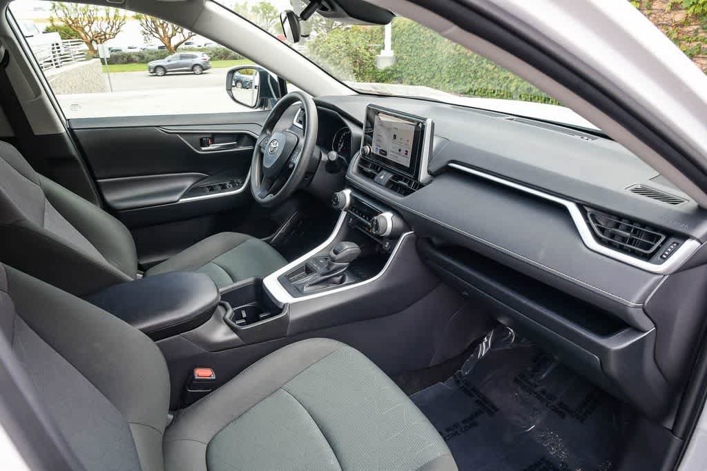 Certified 2025 Toyota RAV4 XLE w/ Convenience Package FWD image 15