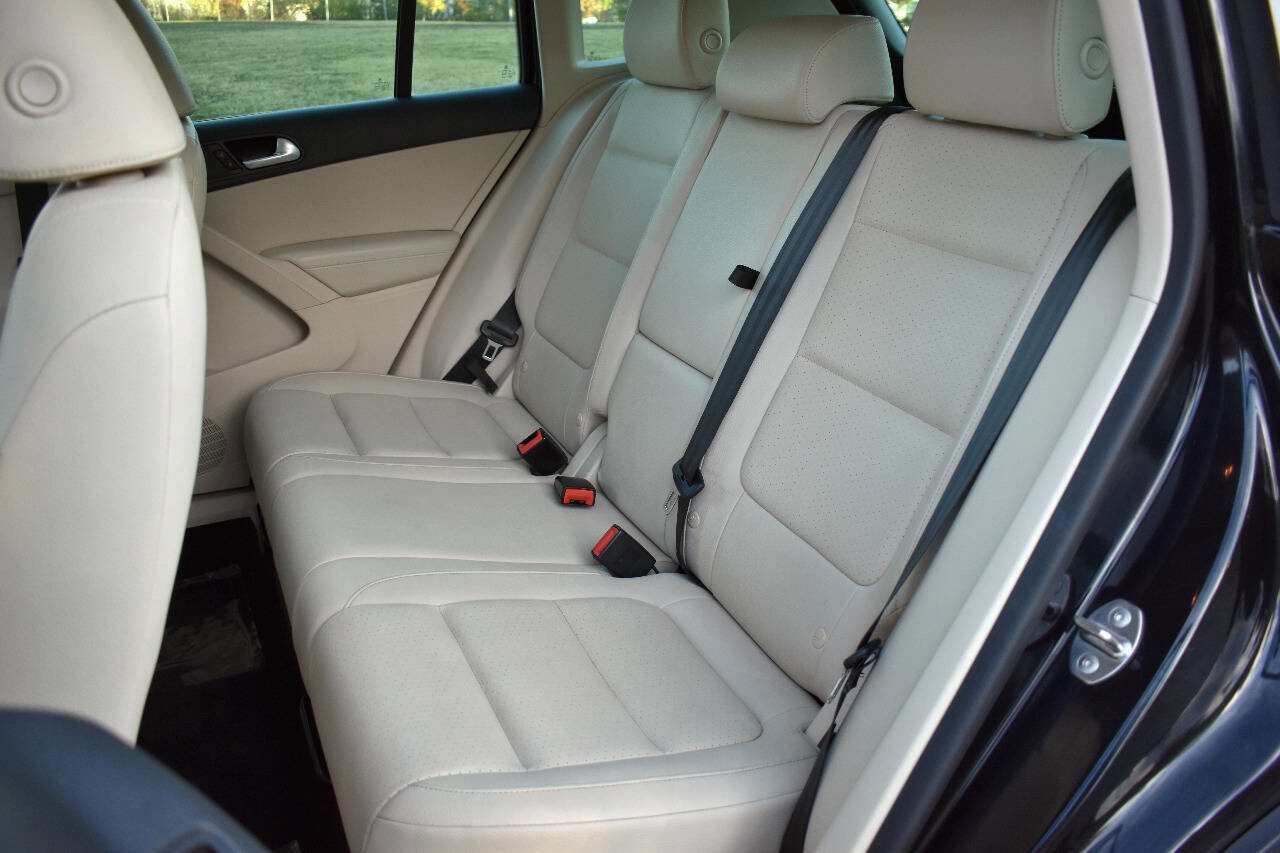 Used 2016 Volkswagen Tiguan SE image 13