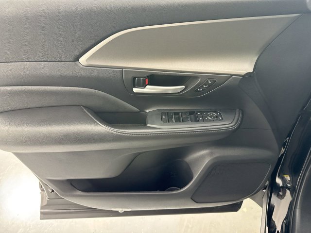 Used 2026 Toyota Grand Highlander AWD Hybrid image 21