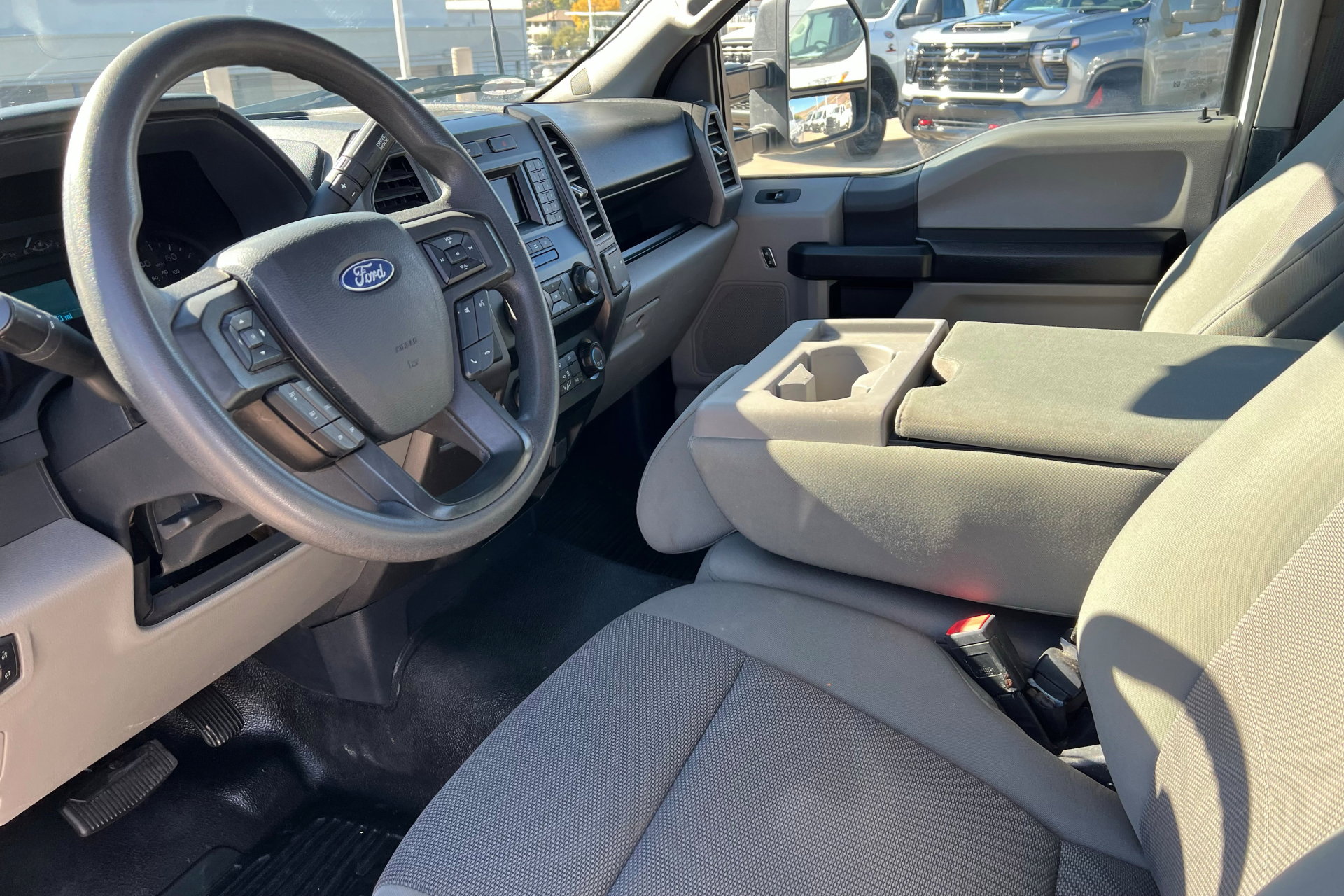 Used 2022 Ford F250 XL w/ Power Equipment Group image 11