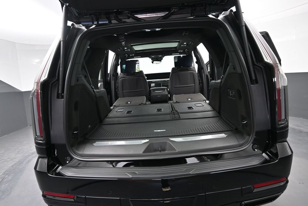 New 2026 Cadillac Escalade Platinum Sport w/ LPO, ONYX Package AWD/4WD image 19