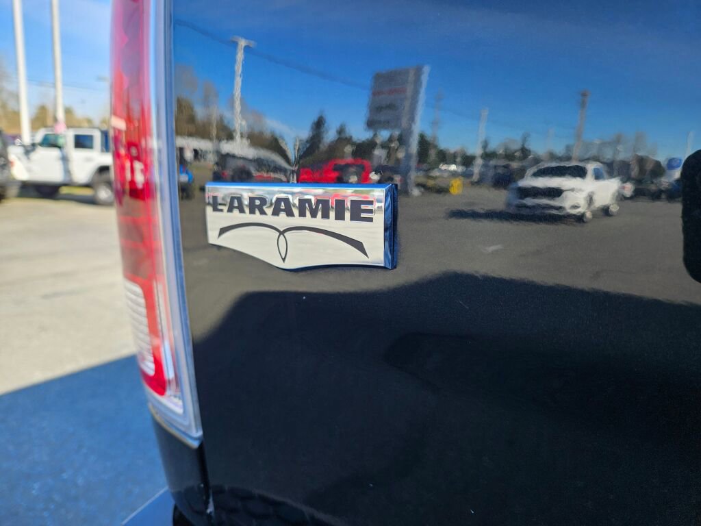 Used 2017 RAM 3500 Laramie image 11