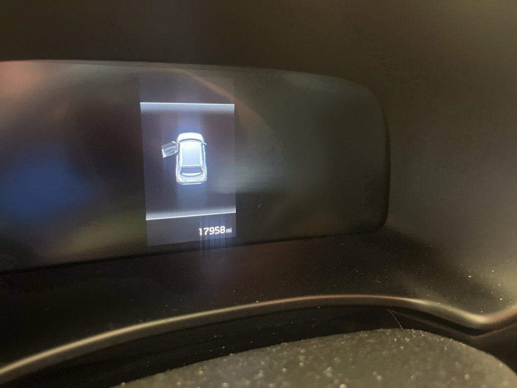 Used 2025 Kia Soul LX w/ LX Technology Package FWD image 3