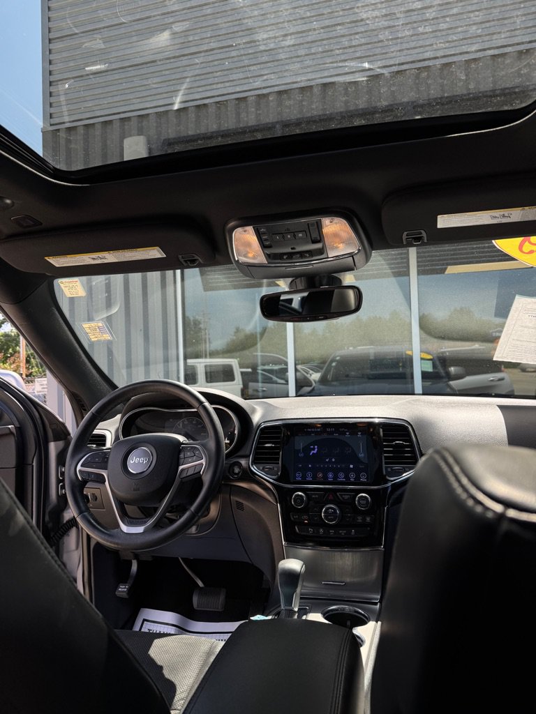 Used 2019 Jeep Grand Cherokee Altitude AWD/4WD image 7