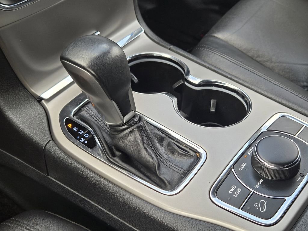 Used 2018 Jeep Grand Cherokee Limited AWD/4WD image 9