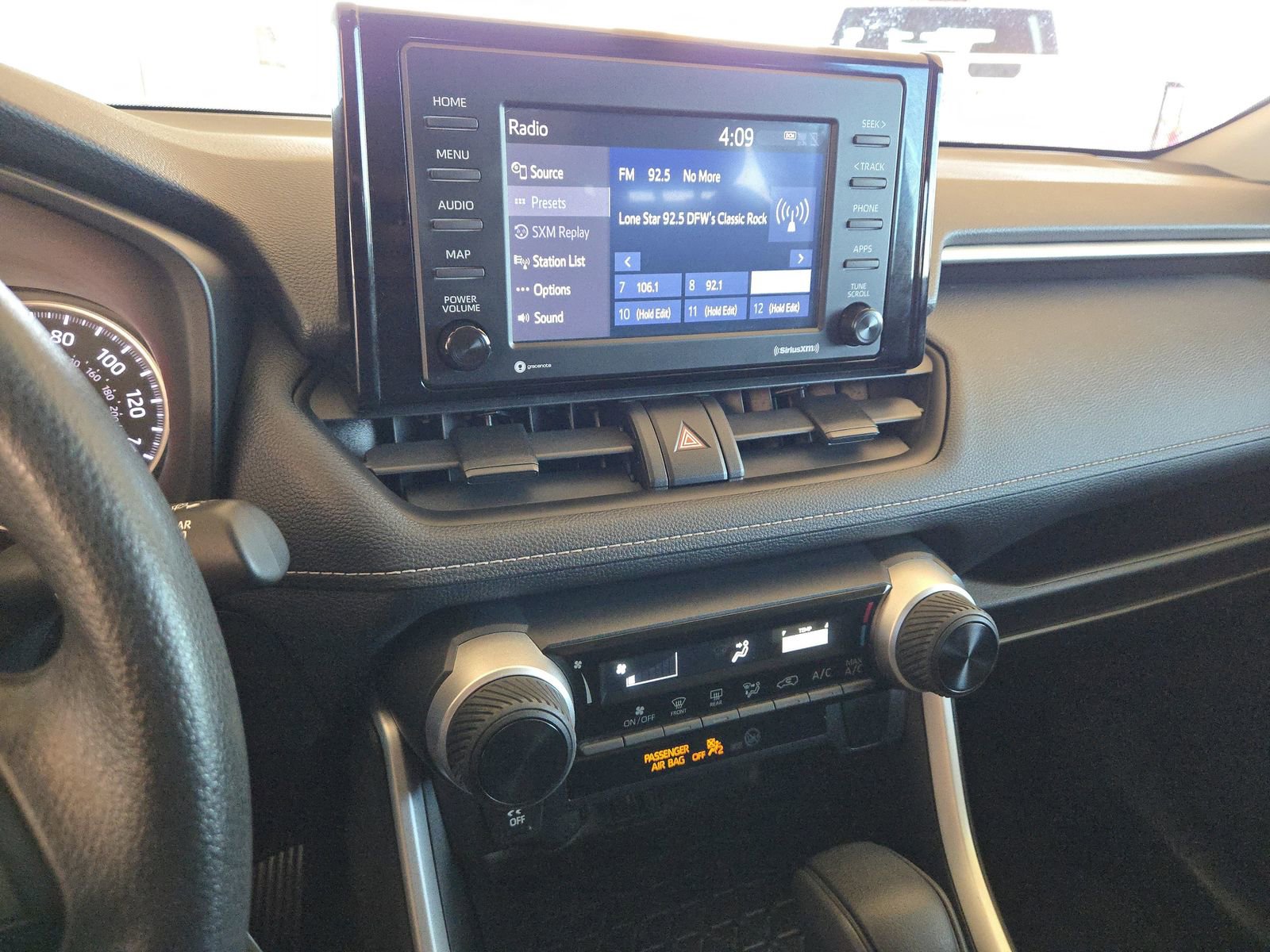 Used 2021 Toyota RAV4 LE image 15