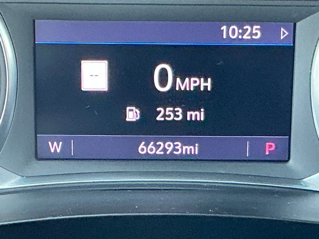 Used 2020 Chevrolet Traverse LT w/ LT Premium Package image 25