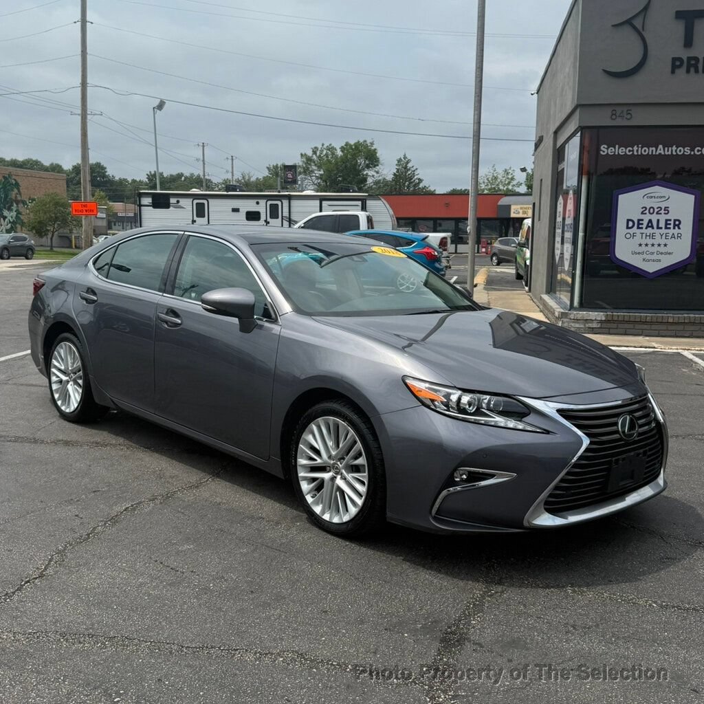 Used 2018 Lexus ES 350 w/ Luxury Package w/Wood Trim FWD image 2