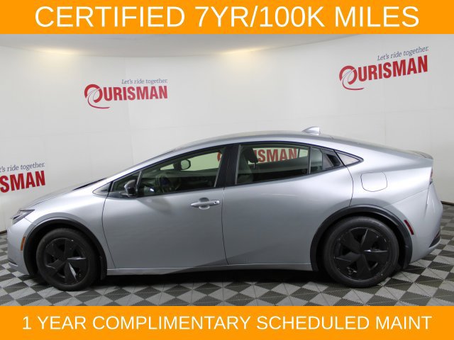 Used 2023 Toyota Prius LE FWD image 4