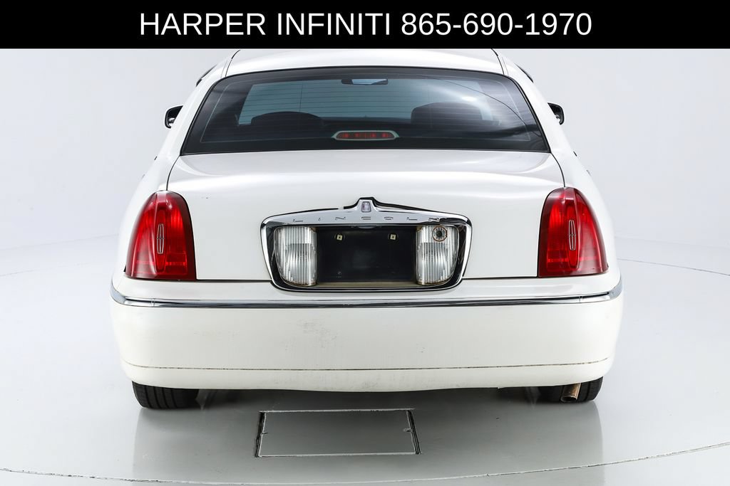 Used 2000 Lincoln Town Car Executive RWD image 43