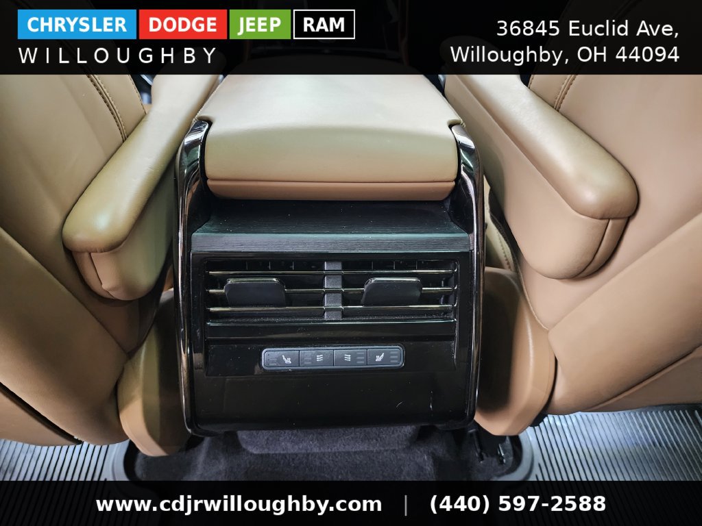 Used 2025 Land Rover Range Rover Sport SE AWD/4WD image 29