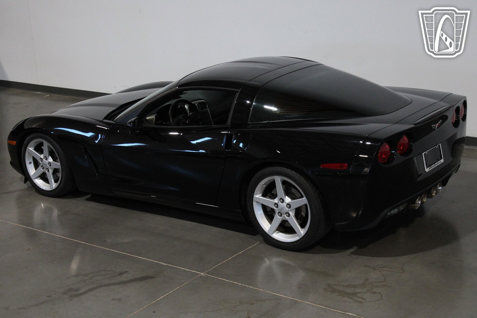 Used 2005 Chevrolet Corvette Coupe w/ Preferred Equipment Group RWD image 11