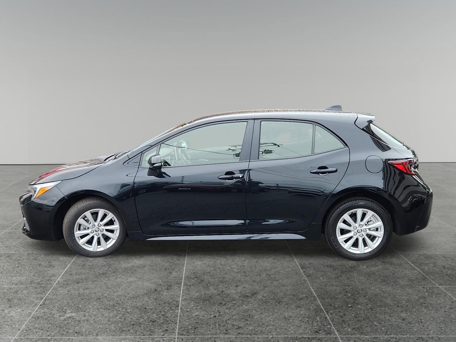 Used 2024 Toyota Corolla SE w/ SE Package FWD image 4