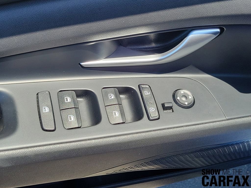 Used 2022 Hyundai Elantra SEL w/ Convenience + Premium Package FWD image 19