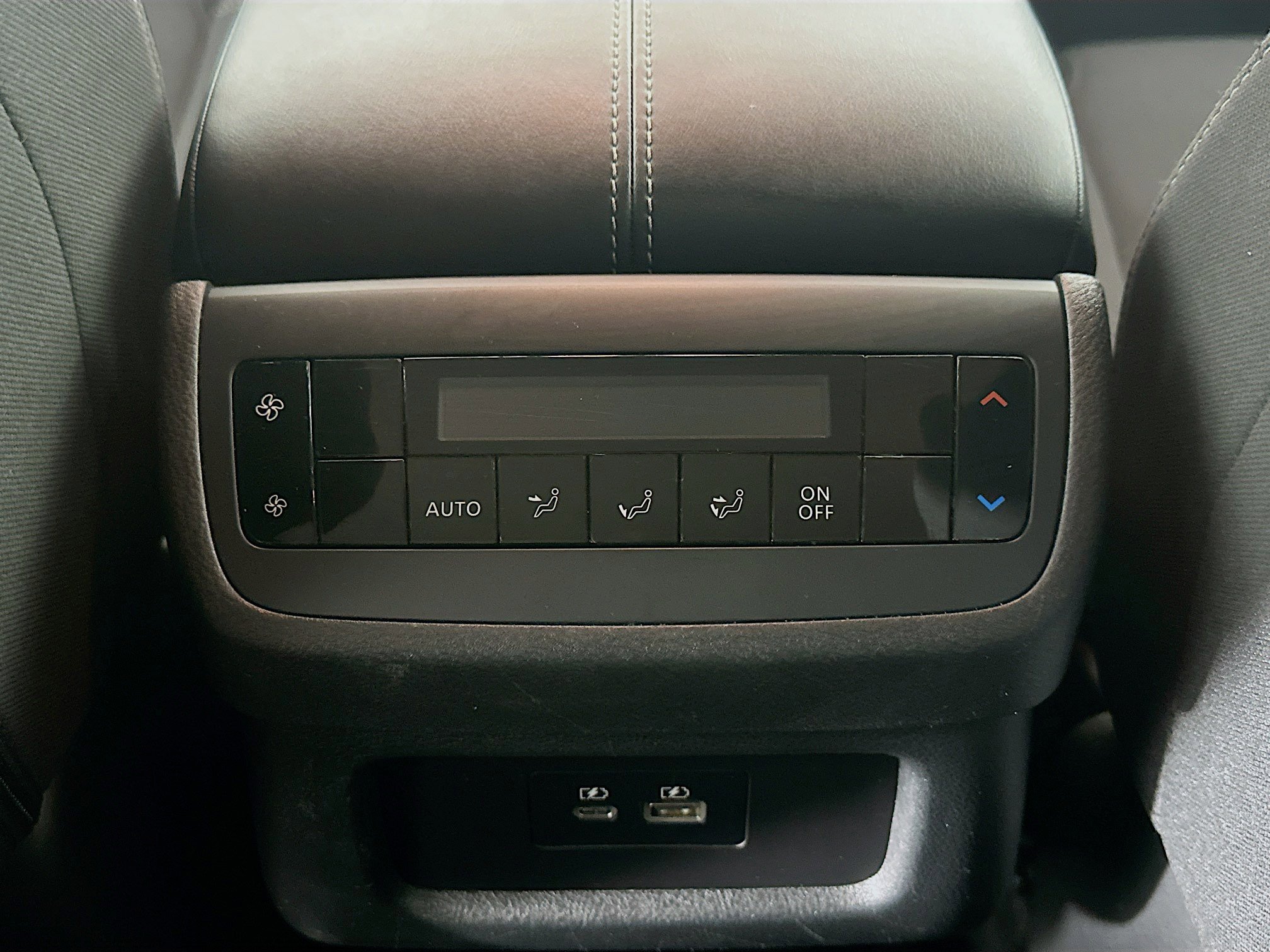 Used 2024 Nissan Pathfinder SV image 26