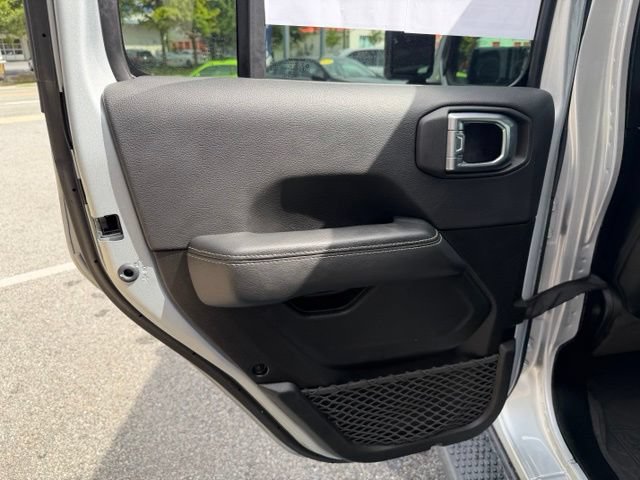 Used 2023 Jeep Wrangler Unlimited Sahara w/ Cold Weather Group AWD/4WD image 12