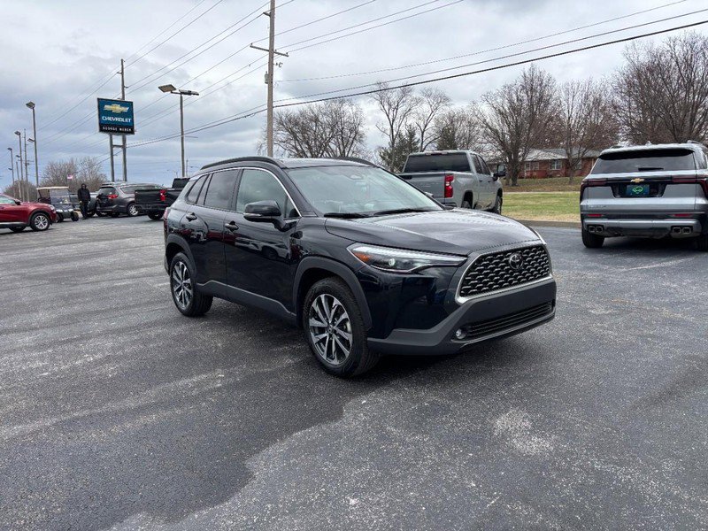 Used 2024 Toyota Corolla Cross XLE w/ Convenience Package image 7