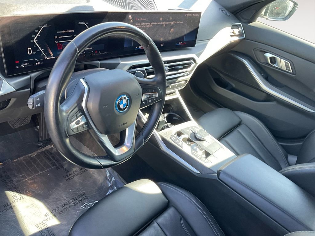 Used 2023 BMW 330e image 16