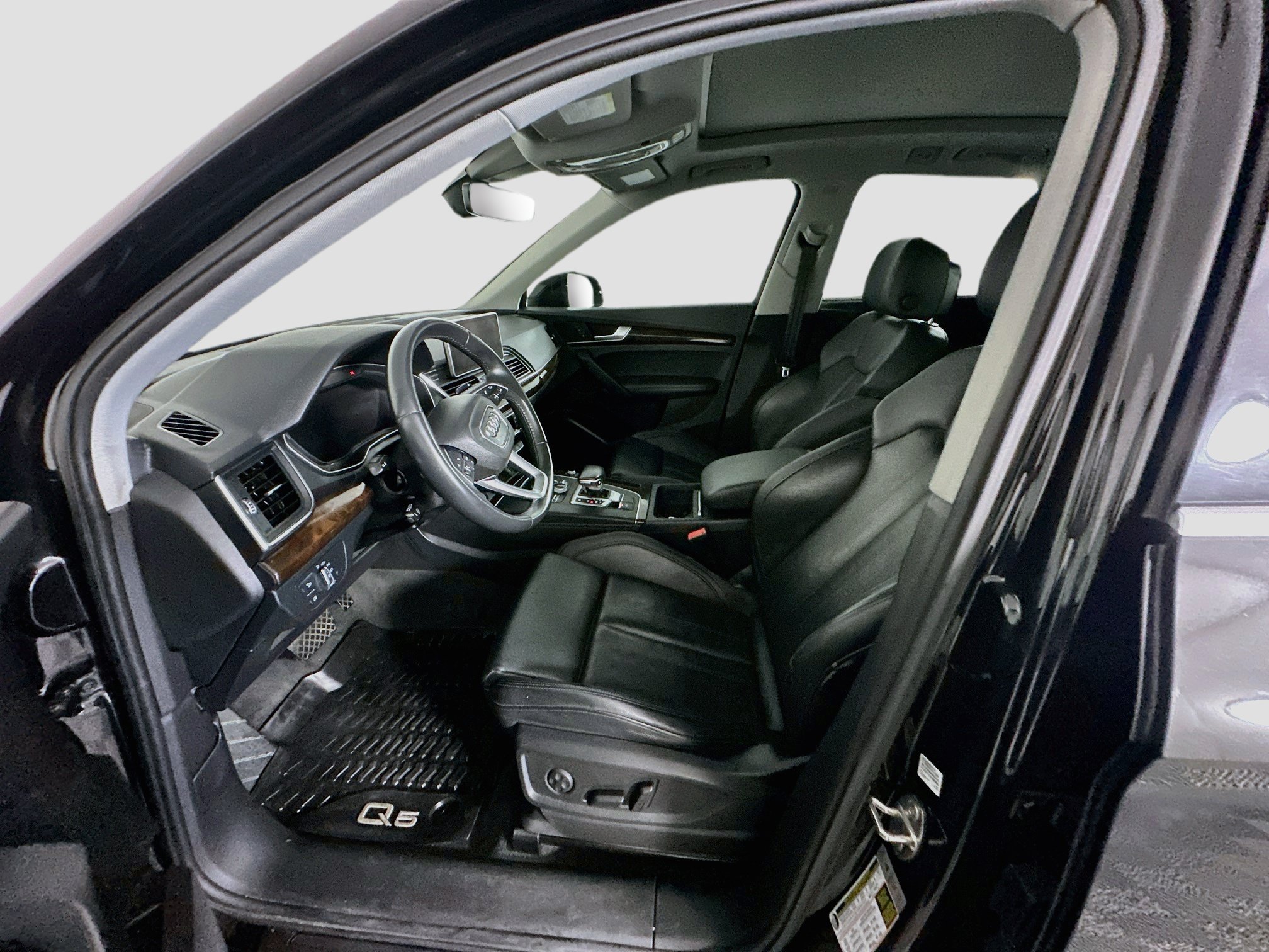 Used 2019 Audi Q5 2.0T Premium Plus w/ Premium Plus Package AWD/4WD image 13