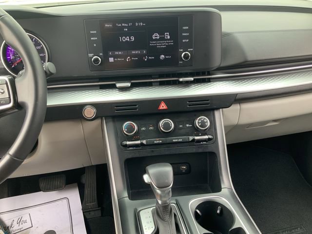 Used 2023 Kia Carnival LX image 24