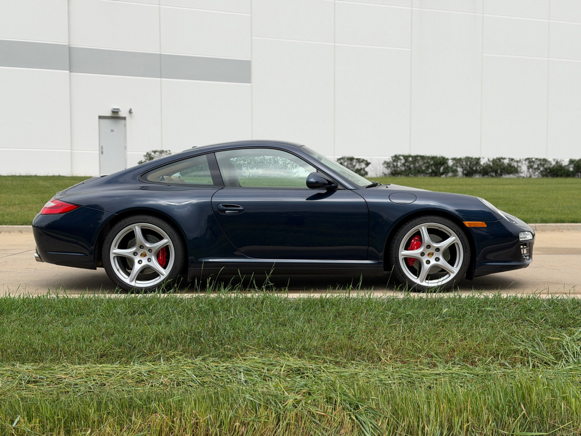 Used 2011 Porsche 911 Carrera 4S AWD/4WD image 8