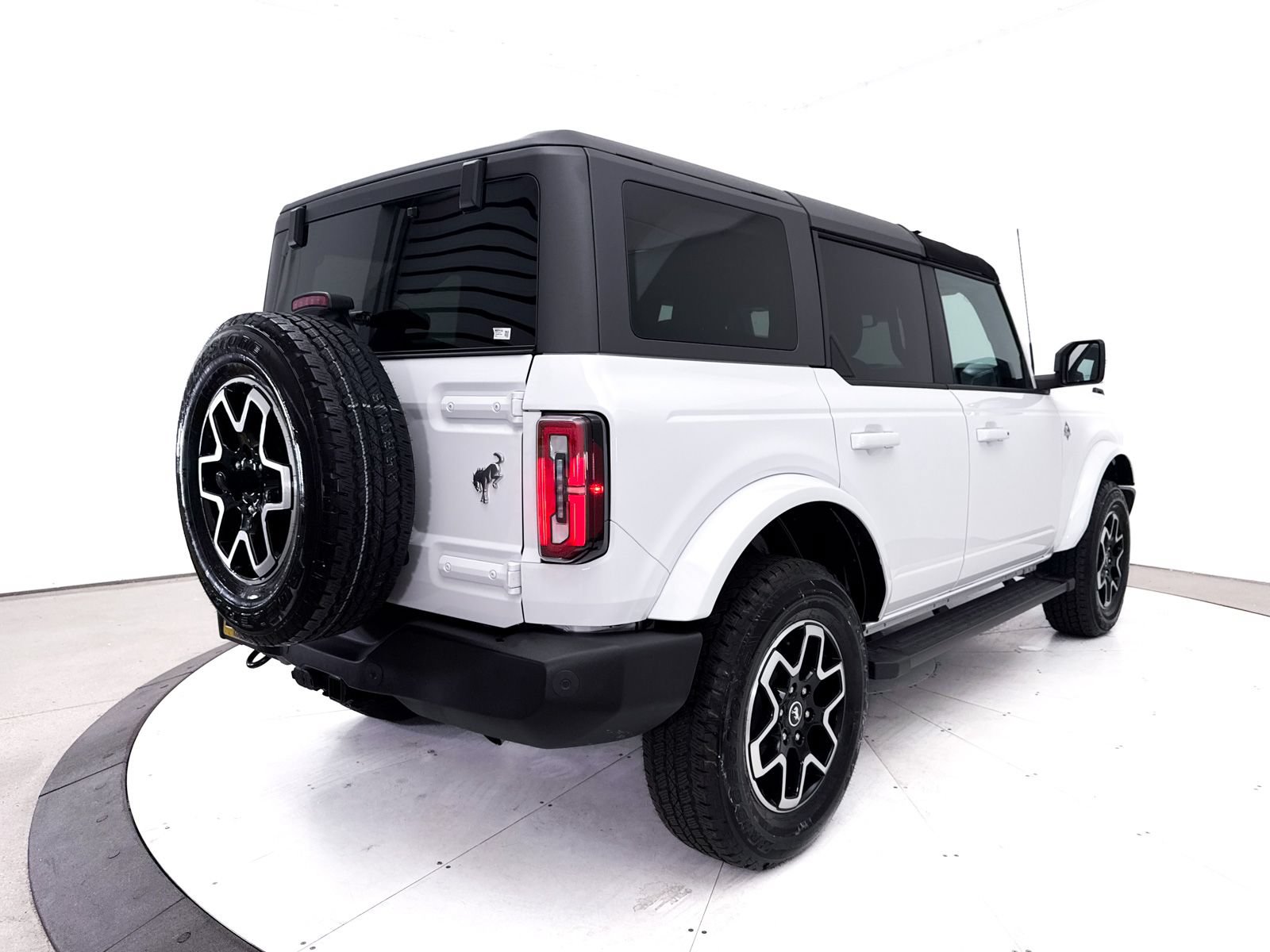 Used 2023 Ford Bronco Outer Banks AWD/4WD image 18