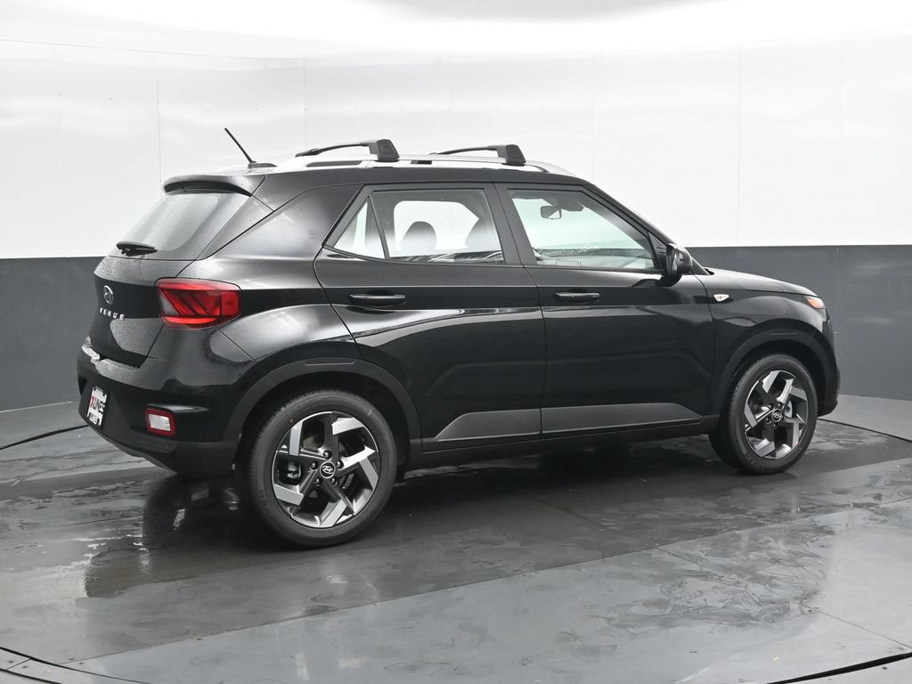 New 2026 Hyundai Venue SEL FWD image 2