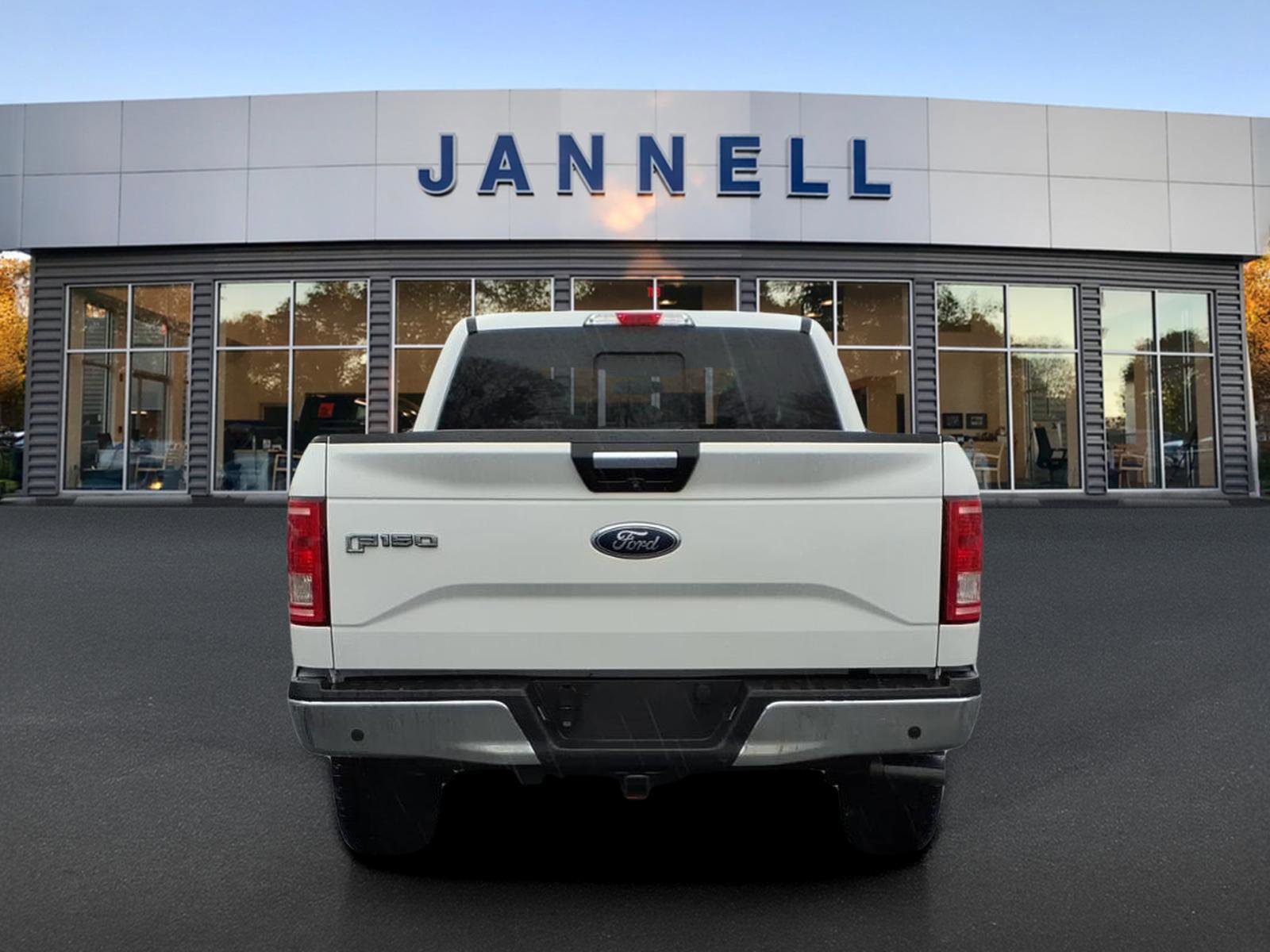 Used 2016 Ford F150 XLT w/ Equipment Group 302A Luxury image 6