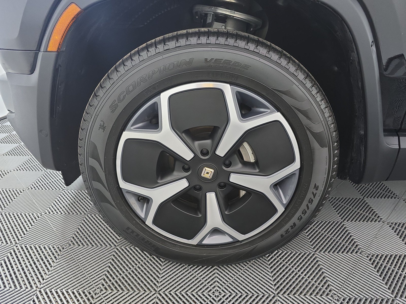 Used 2024 Rivian R1T Adventure AWD/4WD image 9