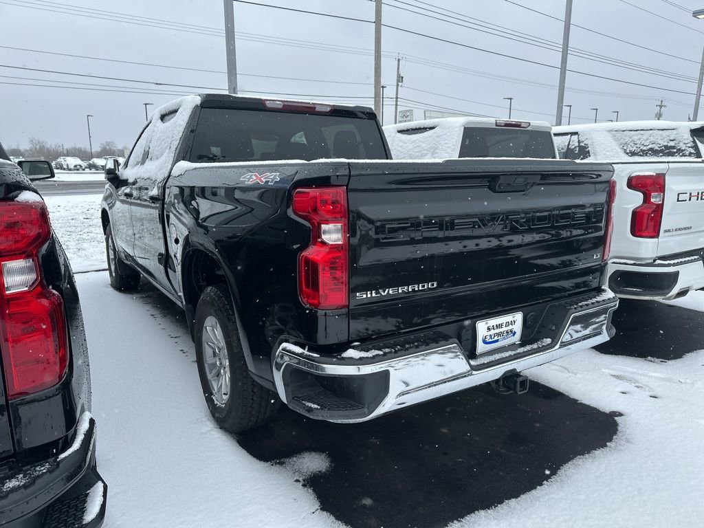 Used 2025 Chevrolet Silverado 1500 LT w/ Work Truck Package image 3