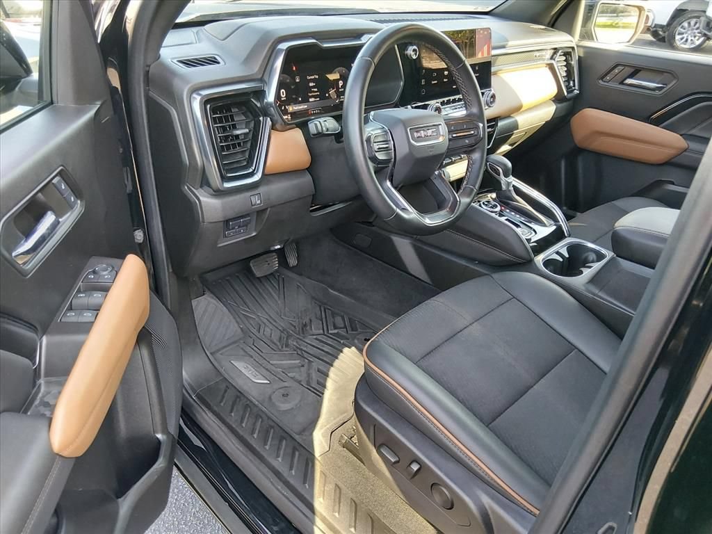 Used 2024 GMC Canyon AT4 w/ Technology Package AWD/4WD image 10