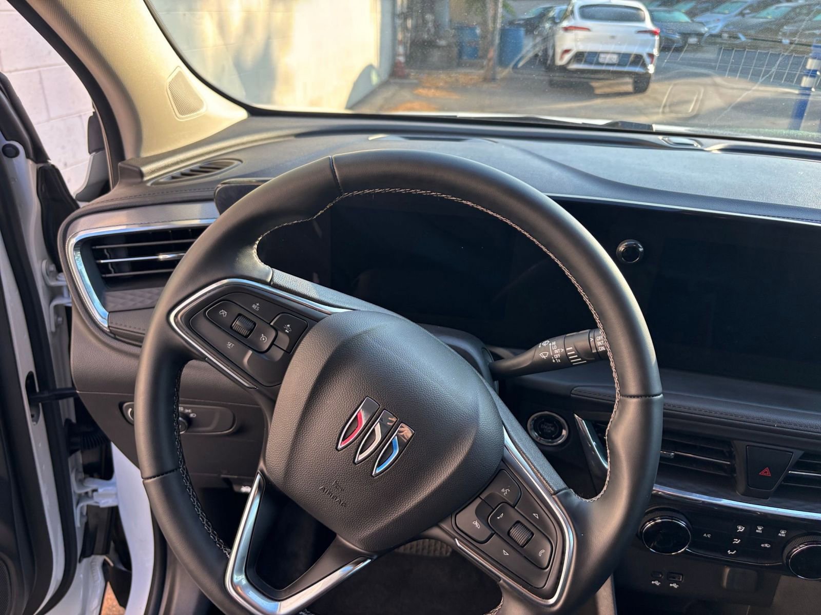 Used 2025 Buick Encore GX Preferred image 34